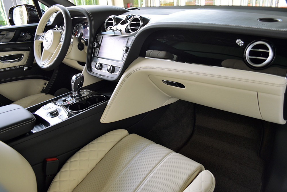 2017 Bentley Bentayga Image 14