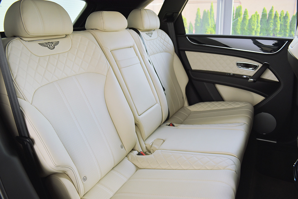 2017 Bentley Bentayga Image 16