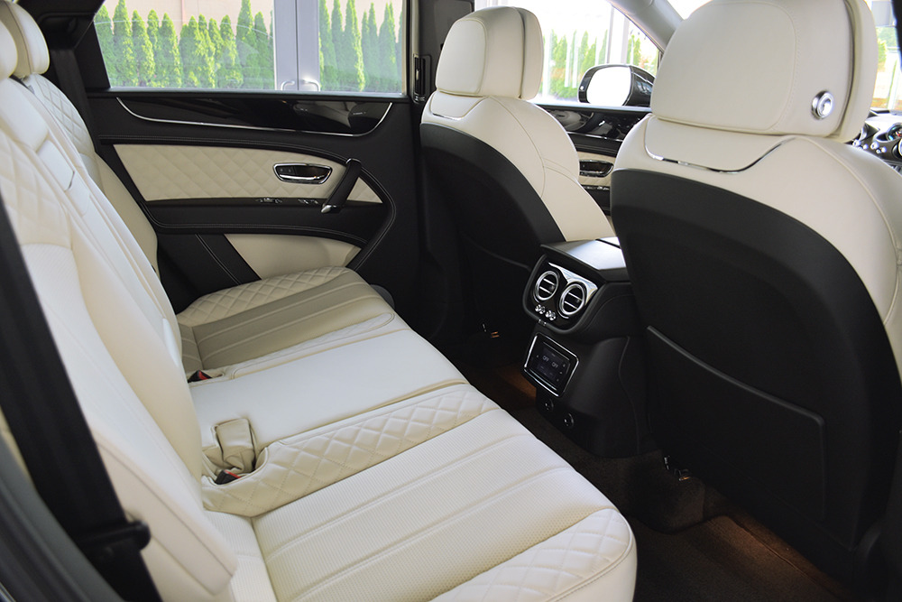 2017 Bentley Bentayga Image 17