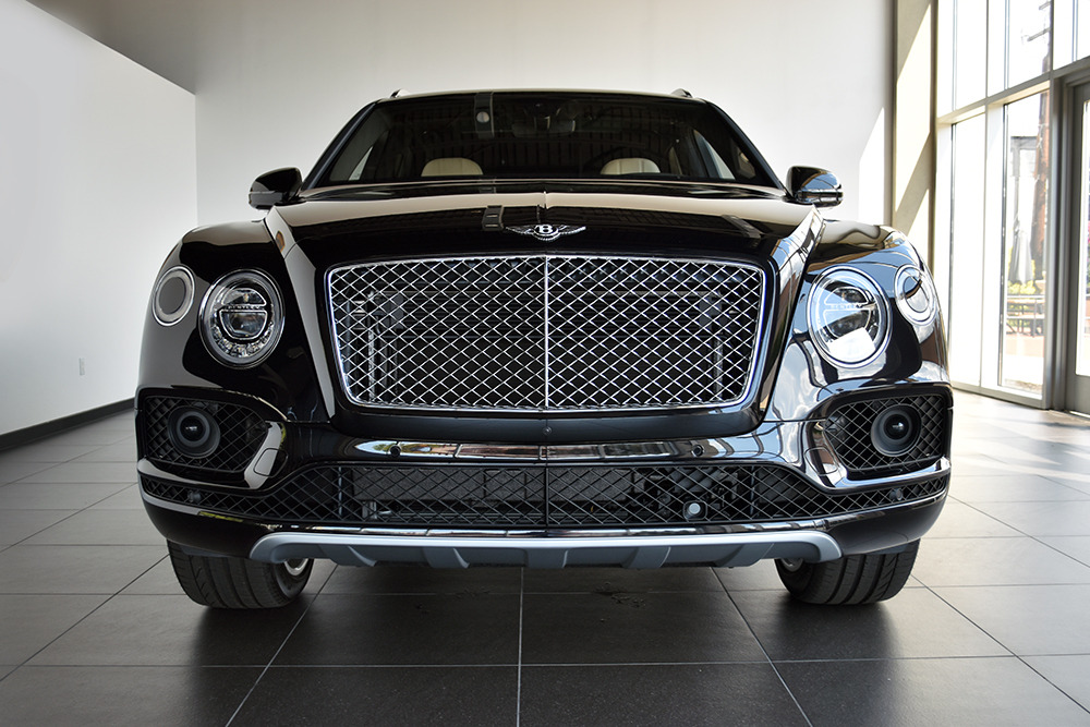 2017 Bentley Bentayga Image 2