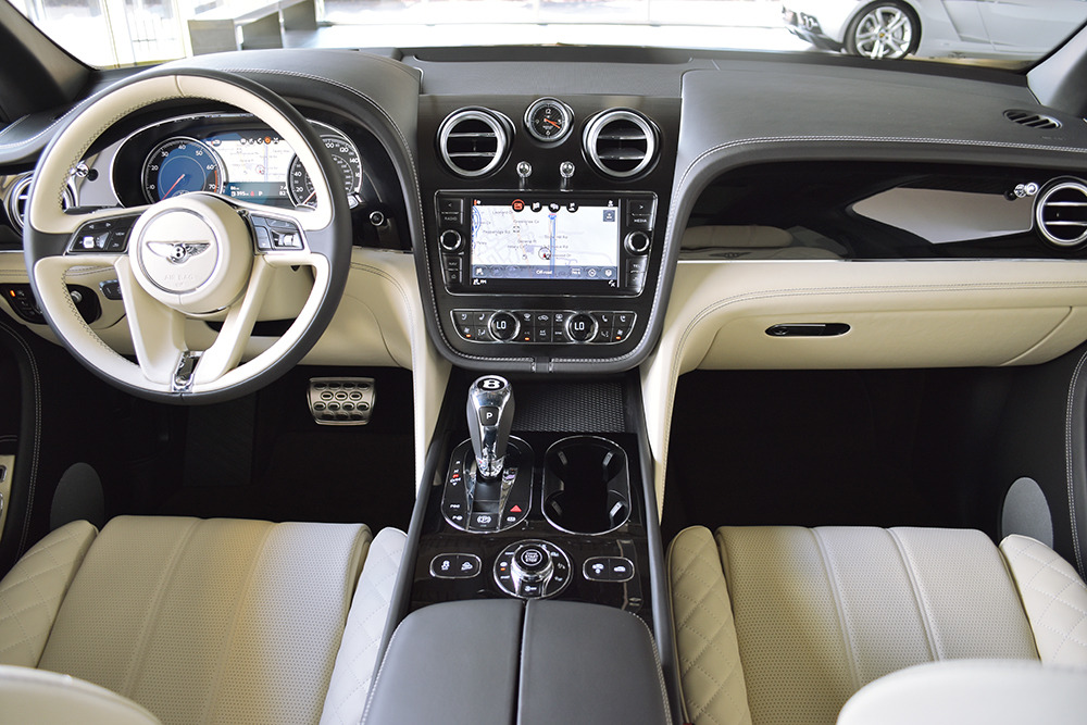 2017 Bentley Bentayga Image 23