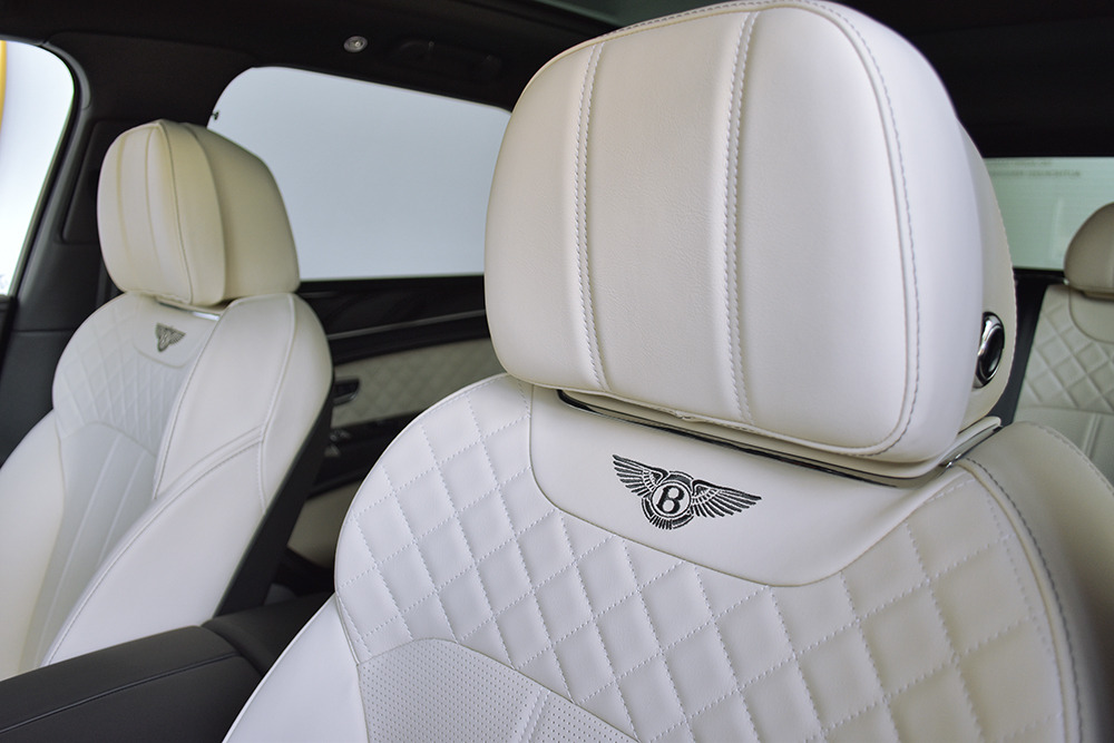2017 Bentley Bentayga Image 25