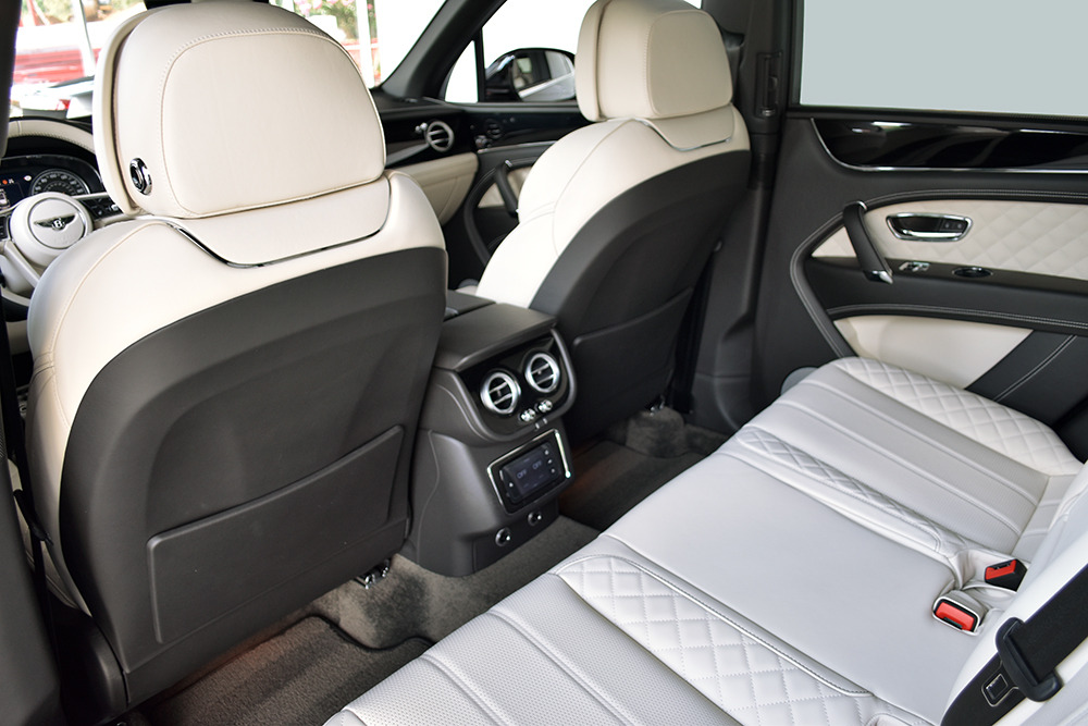 2017 Bentley Bentayga Image 8