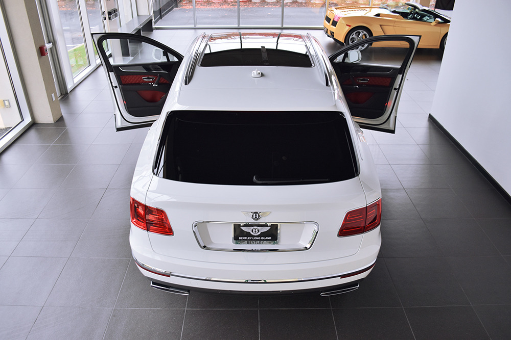 2017 Bentley Bentayga Image 10