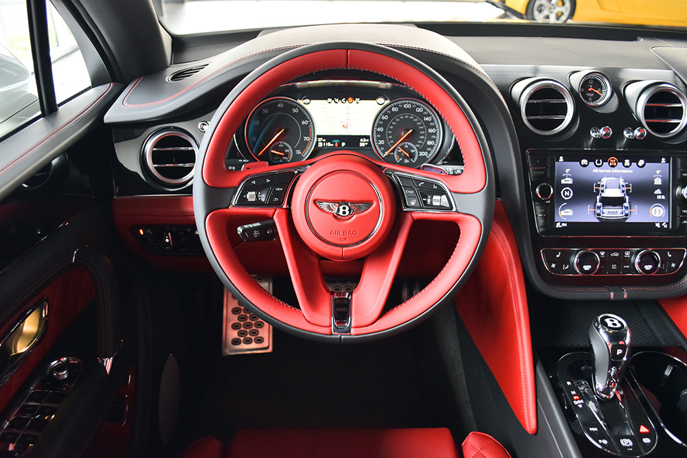 2017 Bentley Bentayga Image 13