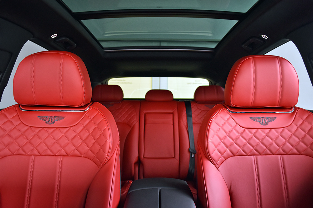2017 Bentley Bentayga Image 16