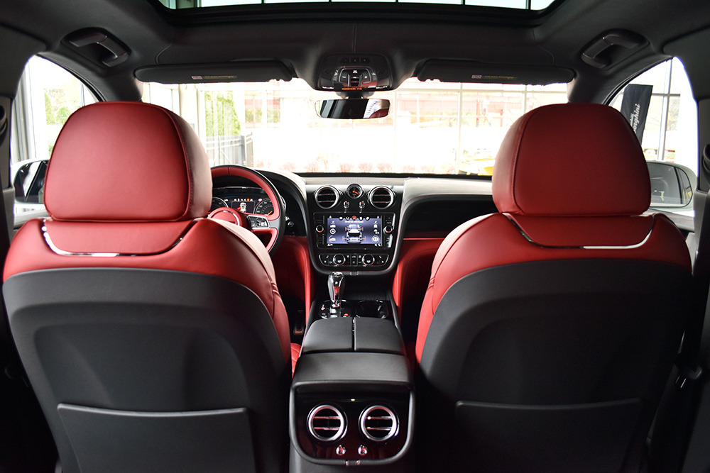 2017 Bentley Bentayga Image 17