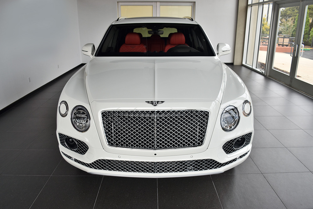 2017 Bentley Bentayga Image 2