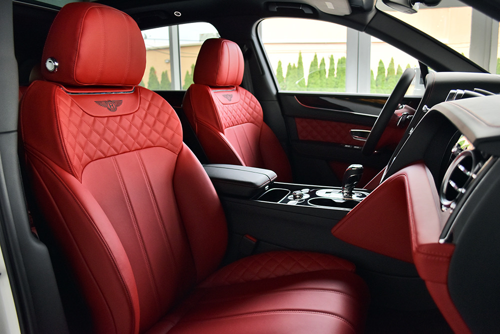 2017 Bentley Bentayga Image 24