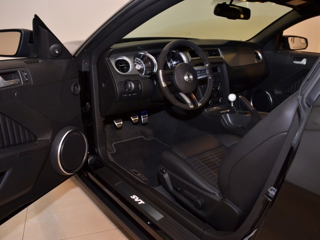 2011 Ford Shelby GT500 Image 3