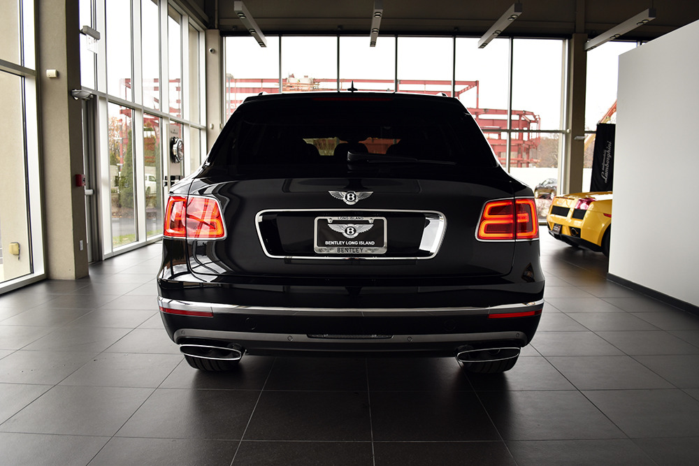 2017 Bentley Bentayga Image 21