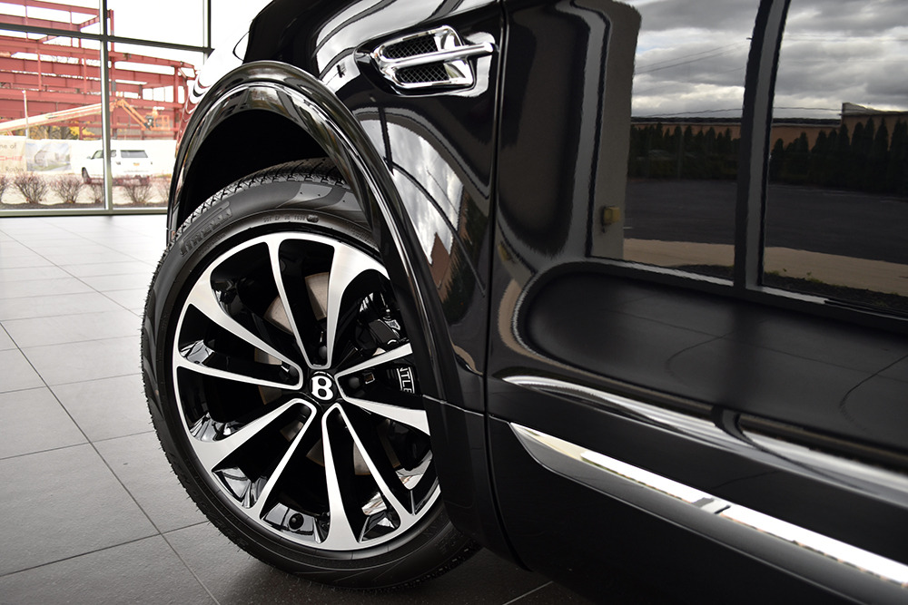 2017 Bentley Bentayga Image 28