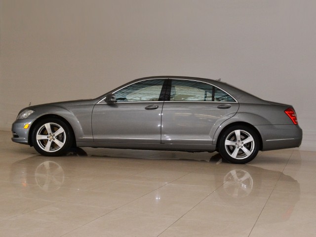 2010 Mercedes-Benz S550 Image 11