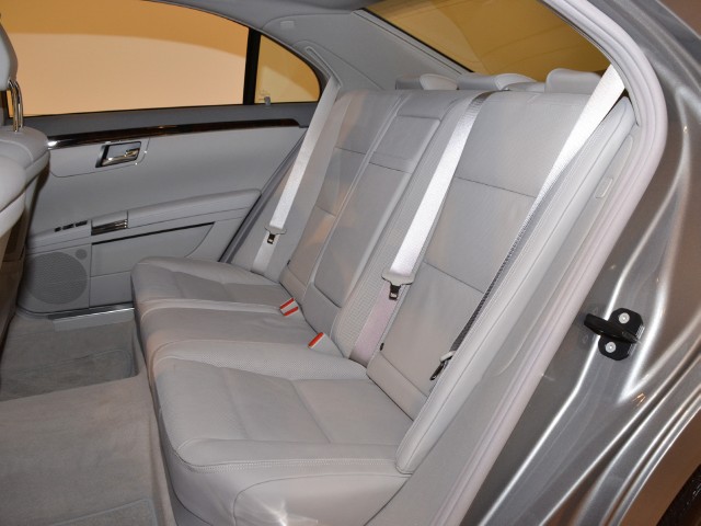2010 Mercedes-Benz S550 Image 18