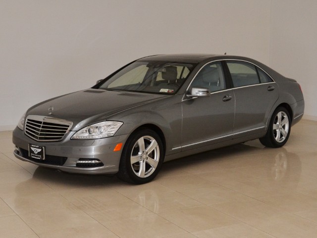 2010 Mercedes-Benz S550 Image 1