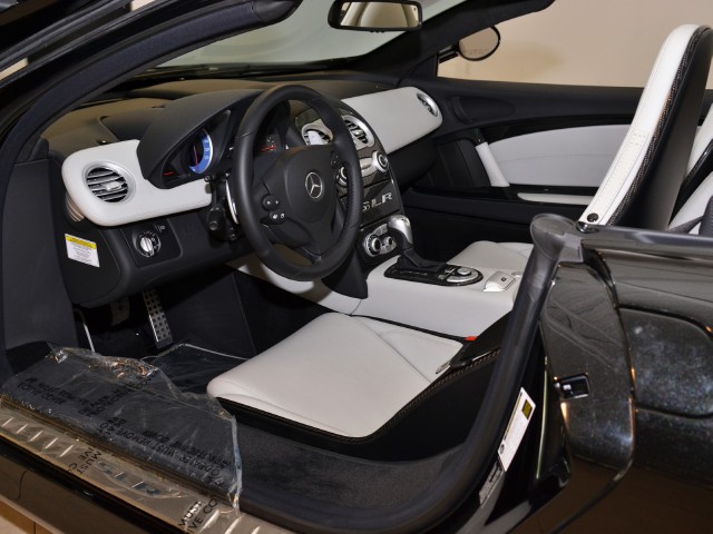 2009 Mercedes-Benz SLR-Class Image 3