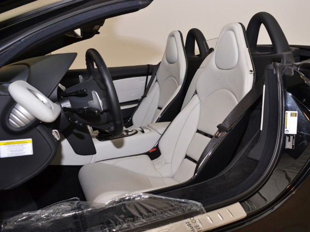 2009 Mercedes-Benz SLR-Class Image 31