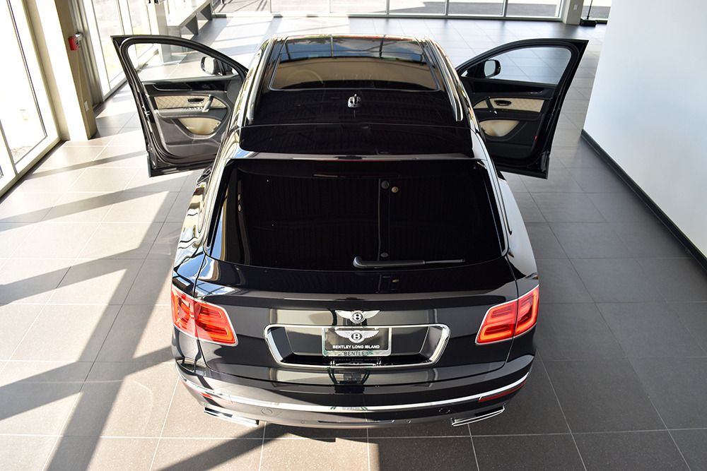 2017 Bentley Bentayga Image 11