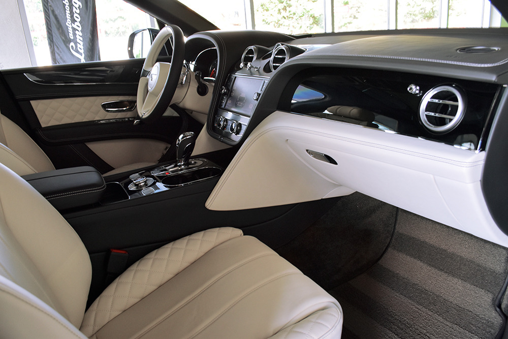 2017 Bentley Bentayga Image 13