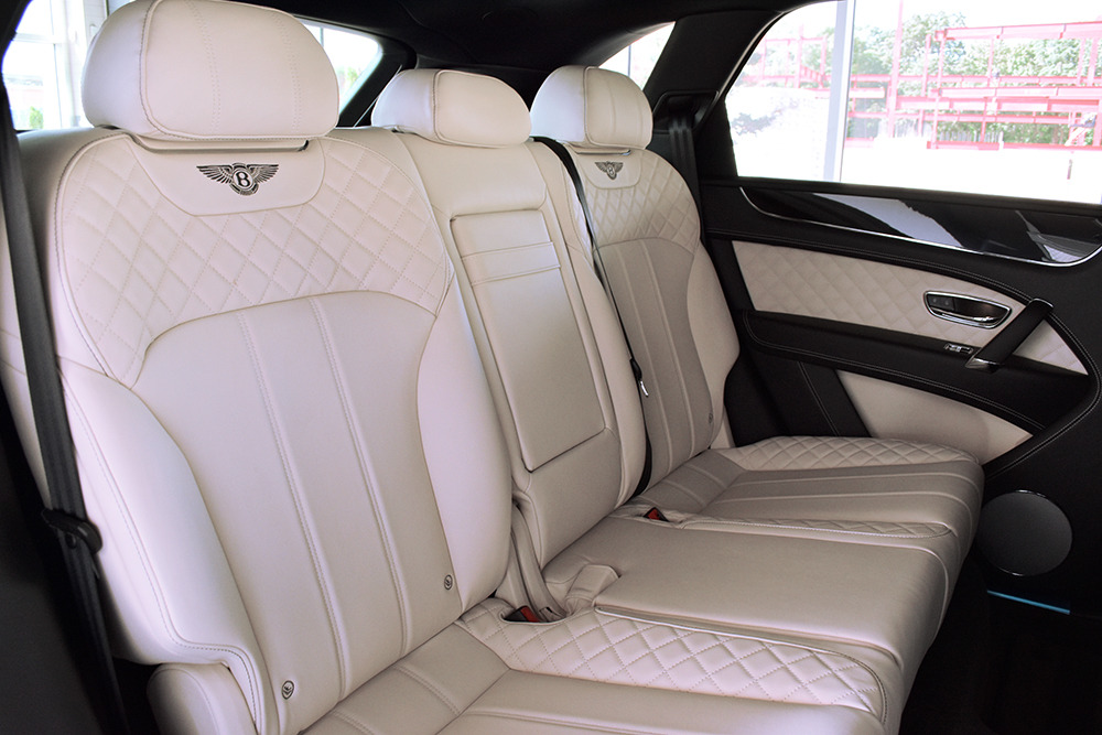 2017 Bentley Bentayga Image 16