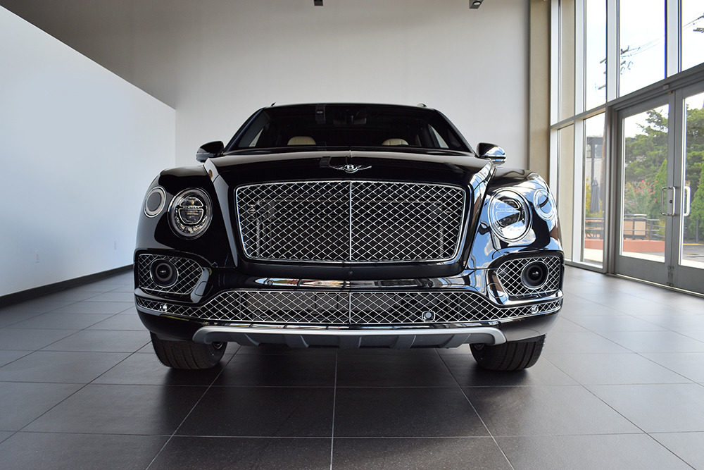 2017 Bentley Bentayga Image 2
