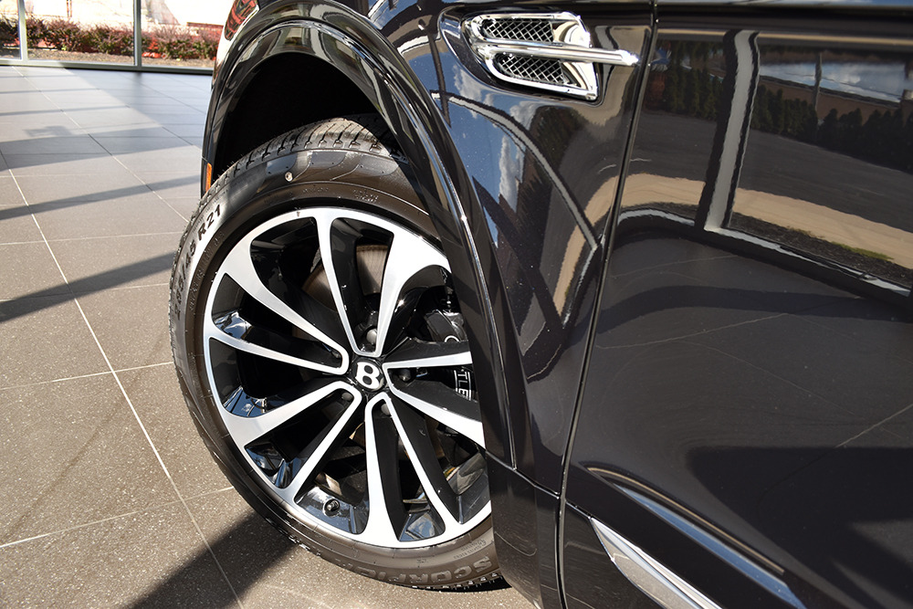 2017 Bentley Bentayga Image 30