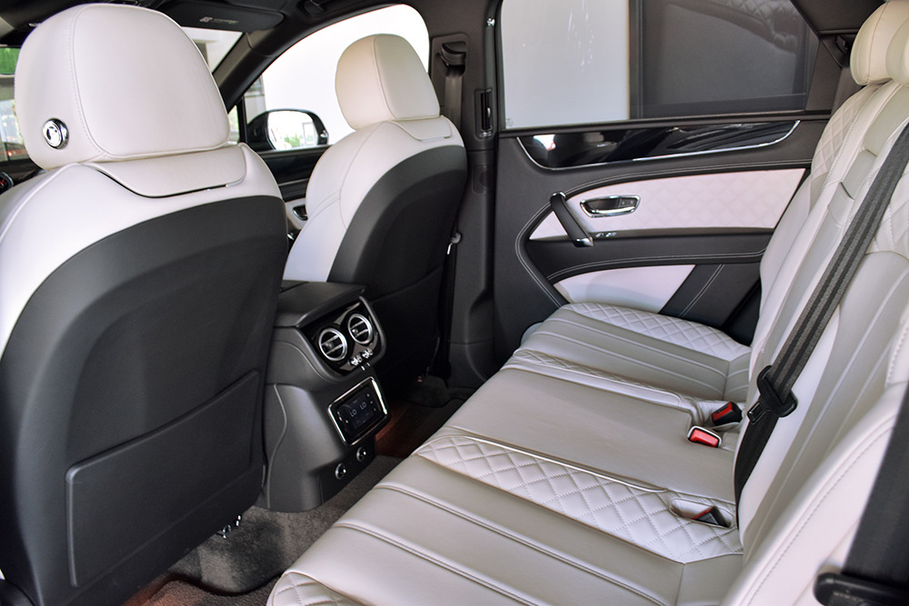 2017 Bentley Bentayga Image 8