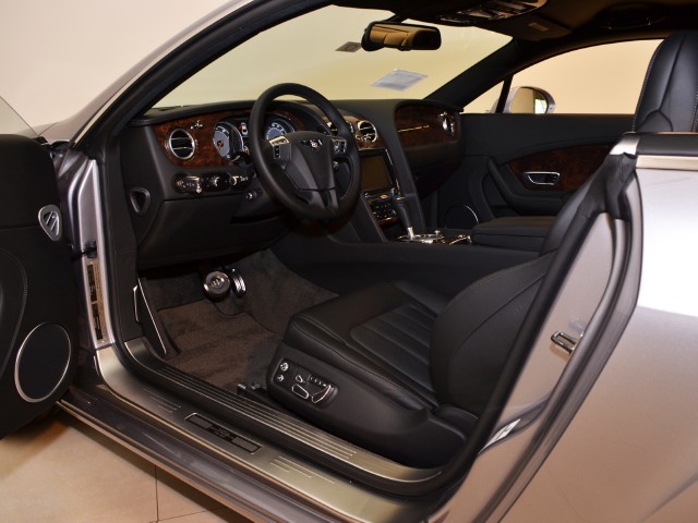 2012 Bentley Continental GT Image 3