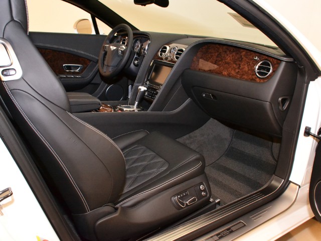 2012 Bentley Continental GT Image 16