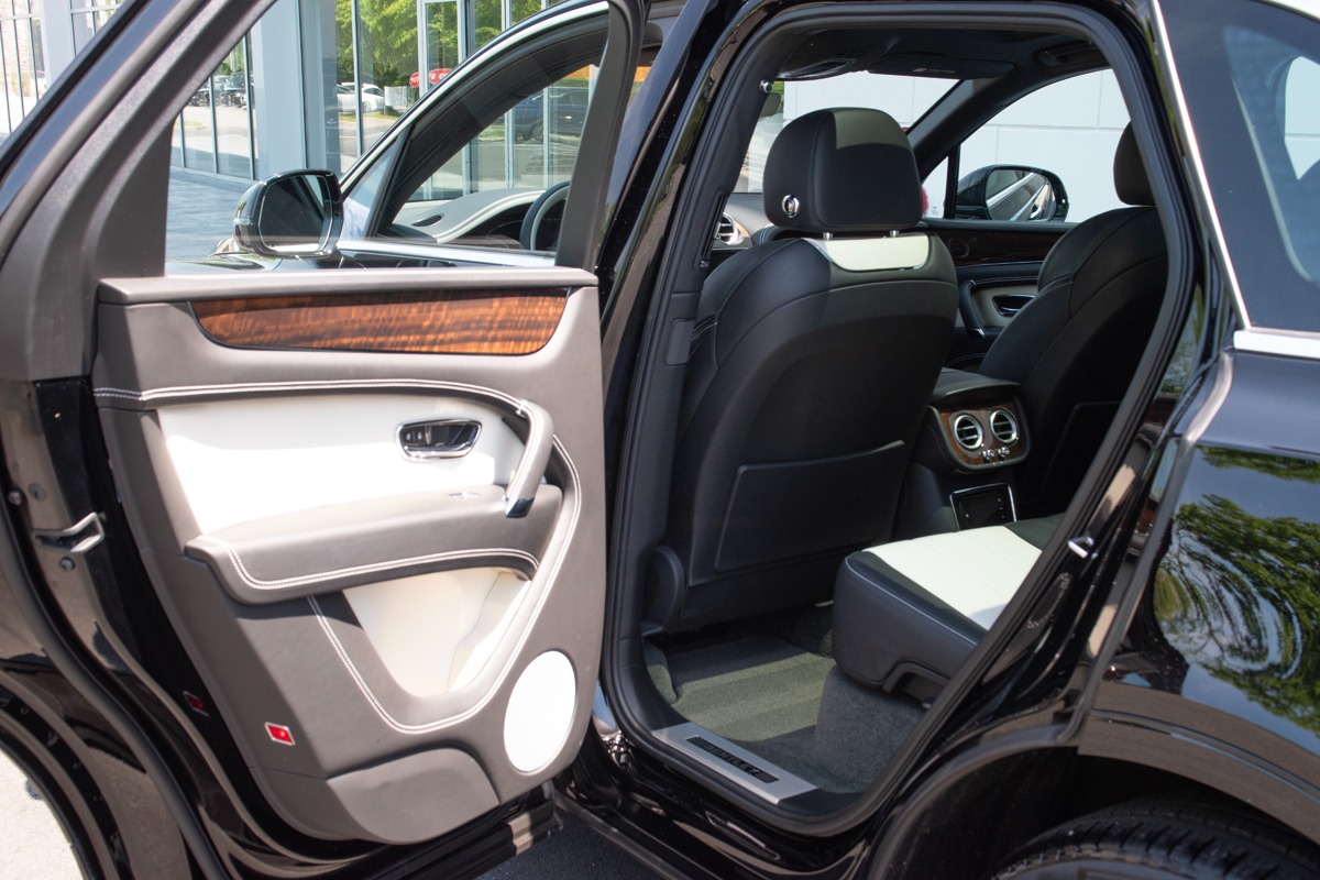2018 Bentley Bentayga Image 24