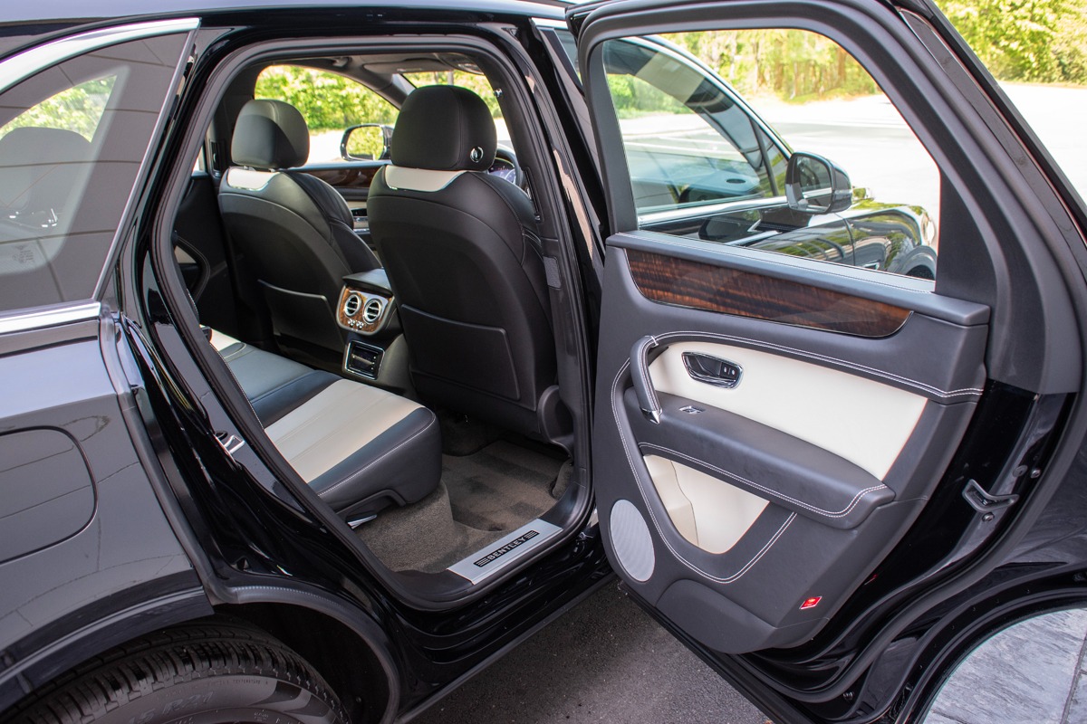 2018 Bentley Bentayga Image 25
