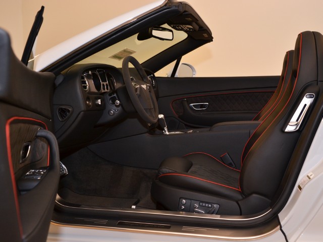 2012 Bentley Continental Supersports Convertible Image 21