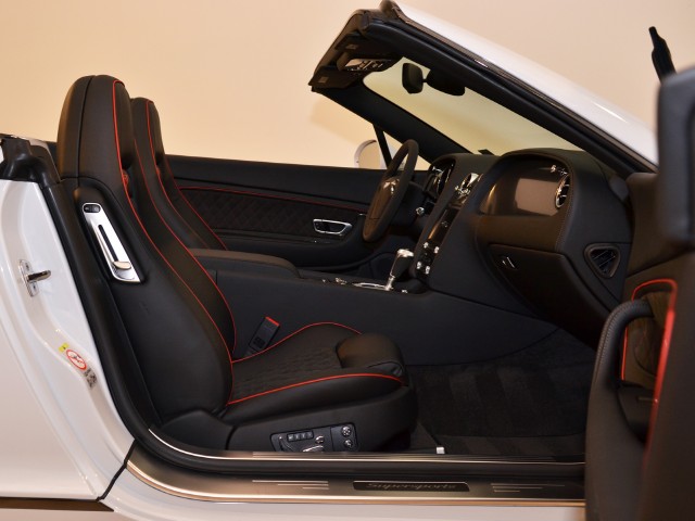 2012 Bentley Continental Supersports Convertible Image 25