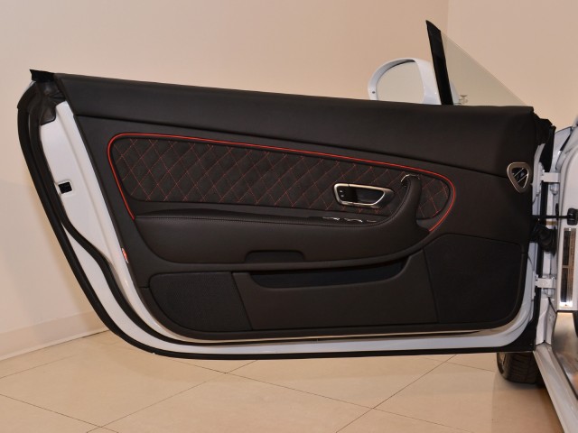2012 Bentley Continental Supersports Convertible Image 26