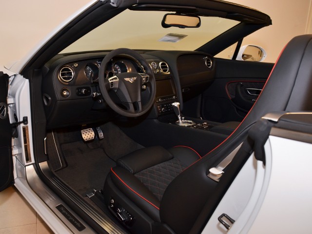 2012 Bentley Continental Supersports Convertible Image 3