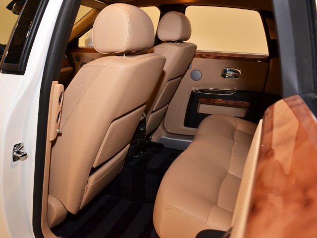2011 Rolls-Royce Ghost Image 19