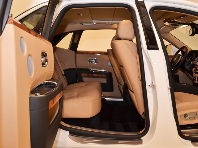 2011 Rolls-Royce Ghost Image 20