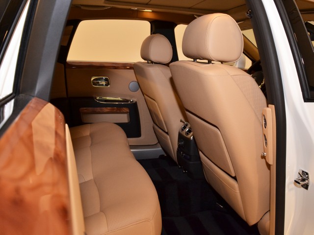 2011 Rolls-Royce Ghost Image 22