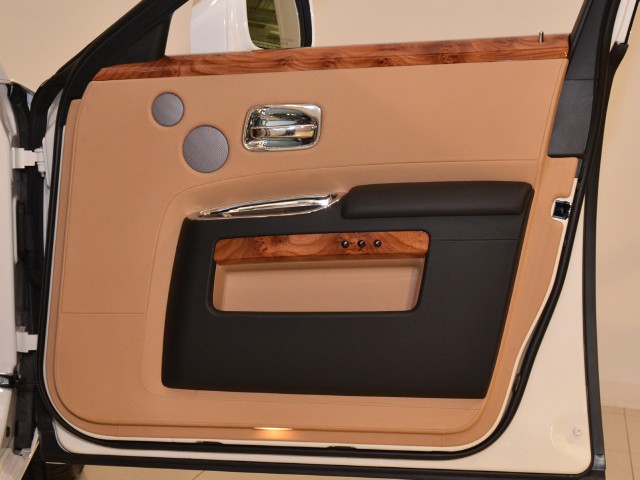 2011 Rolls-Royce Ghost Image 24