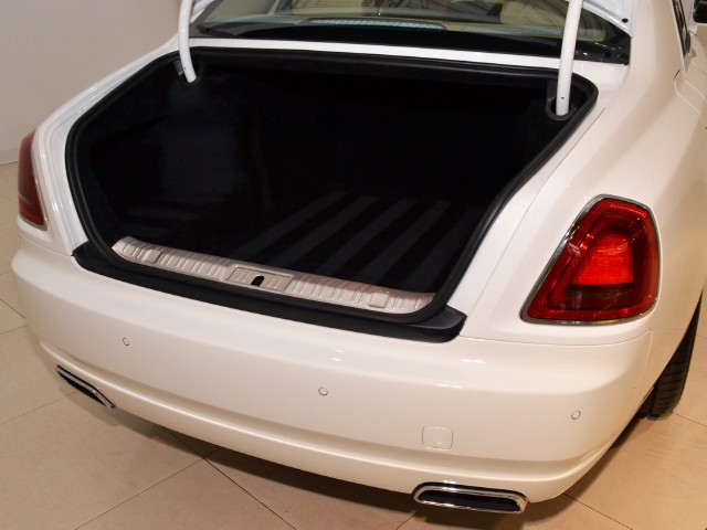 2011 Rolls-Royce Ghost Image 28