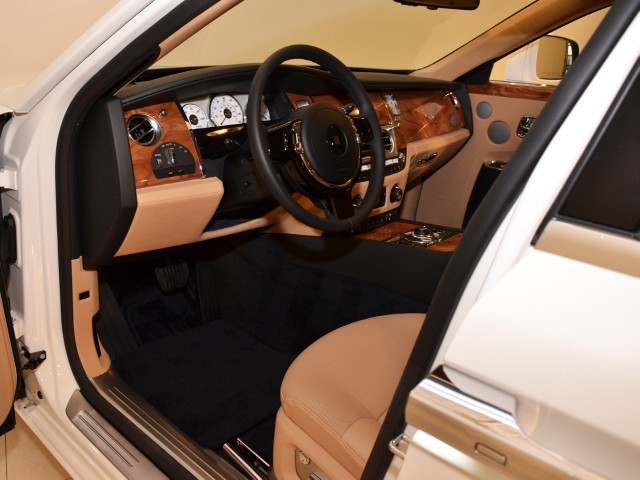 2011 Rolls-Royce Ghost Image 3