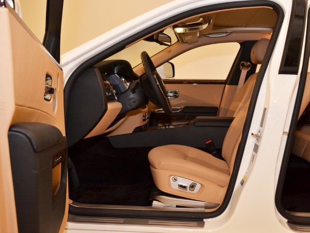 2011 Rolls-Royce Ghost Image 13