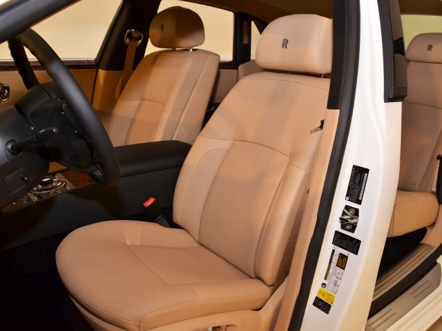 2011 Rolls-Royce Ghost Image 14