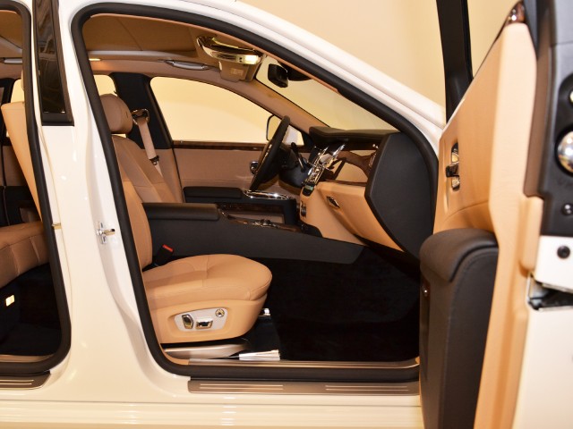 2011 Rolls-Royce Ghost Image 16