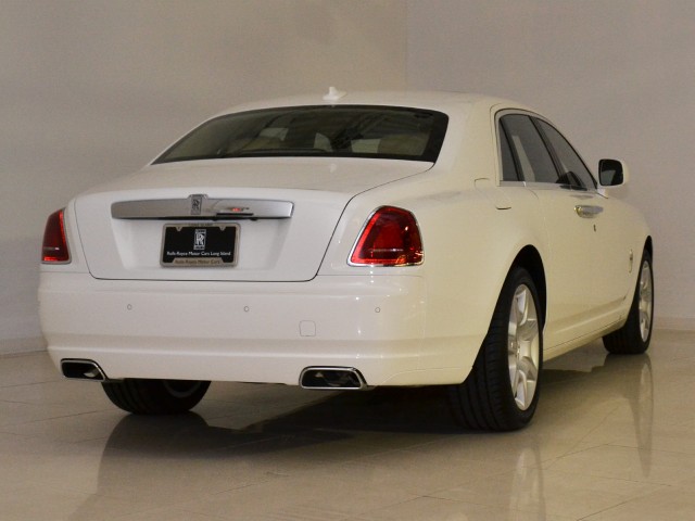 2011 Rolls-Royce Ghost Image 2