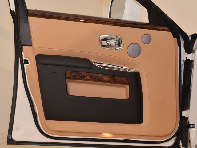 2011 Rolls-Royce Ghost Image 23