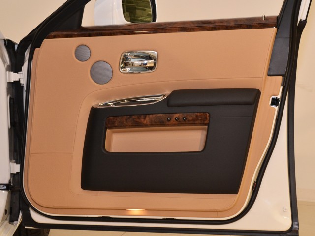 2011 Rolls-Royce Ghost Image 24