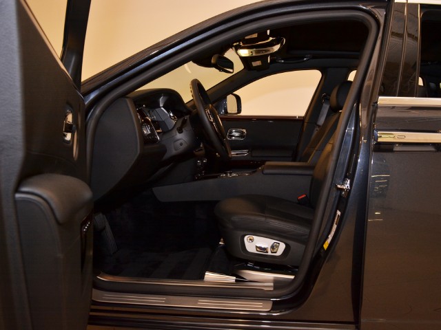 2011 Rolls-Royce Ghost Image 13