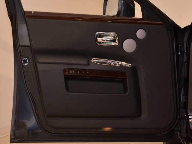 2011 Rolls-Royce Ghost Image 23