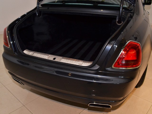 2011 Rolls-Royce Ghost Image 28